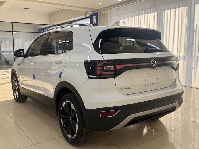 VOLKSWAGEN TACQUA