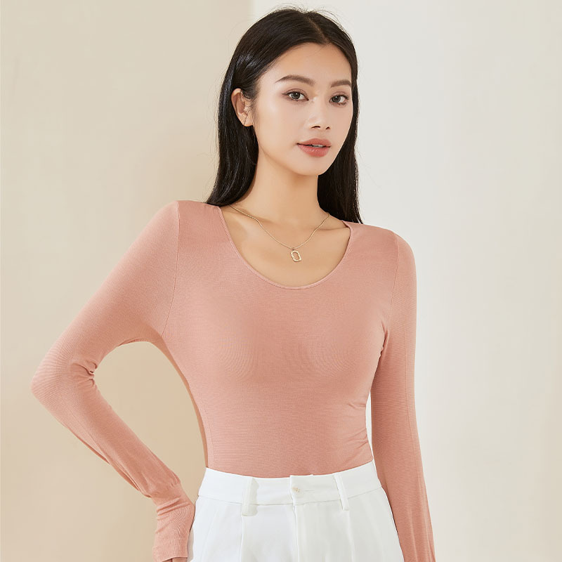 Thin women's thermal undershirt with round neck