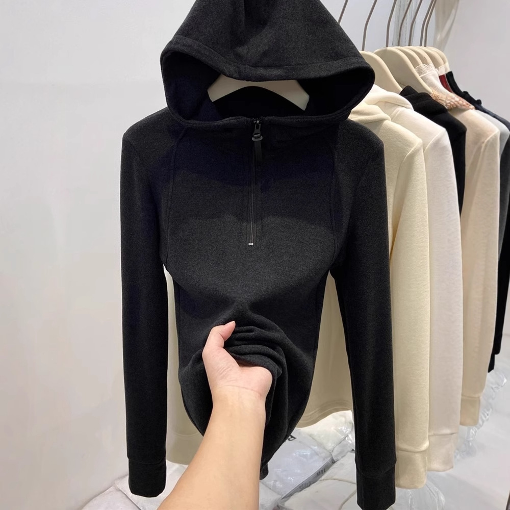 Women's hoodie with half zipper and lining