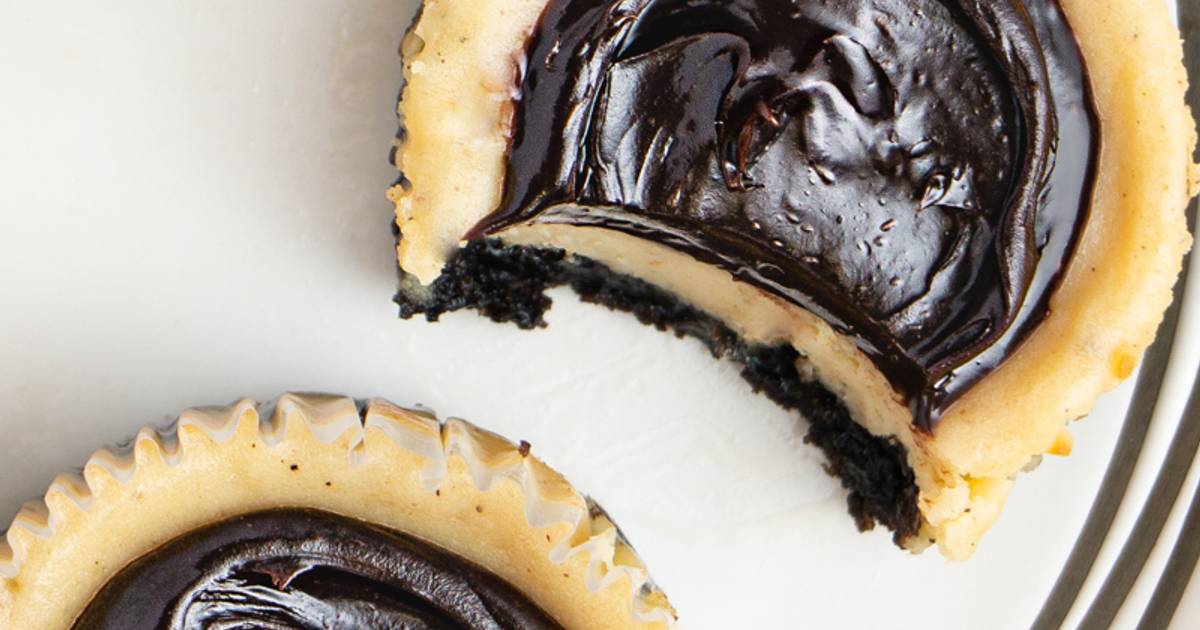 Mini Baileys Oreo Cheesecakes
