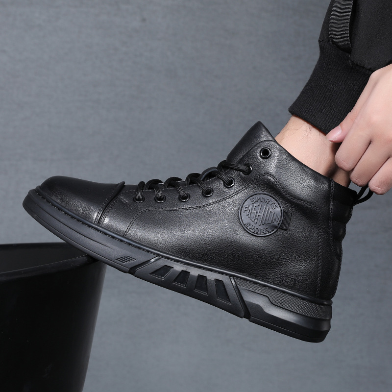 Insulated men's ankle boots made of grain leather