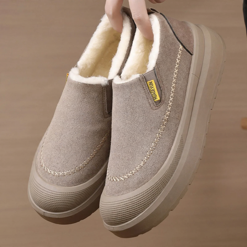 Insulated men's winter boots, slip-resistant