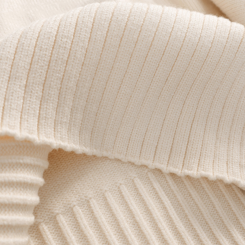 Women's cardigan with turtleneck and puff sleeves