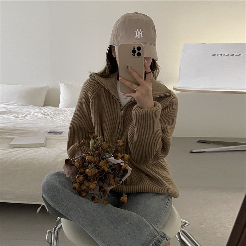 Ladies knit sweater with zipper, rib knit