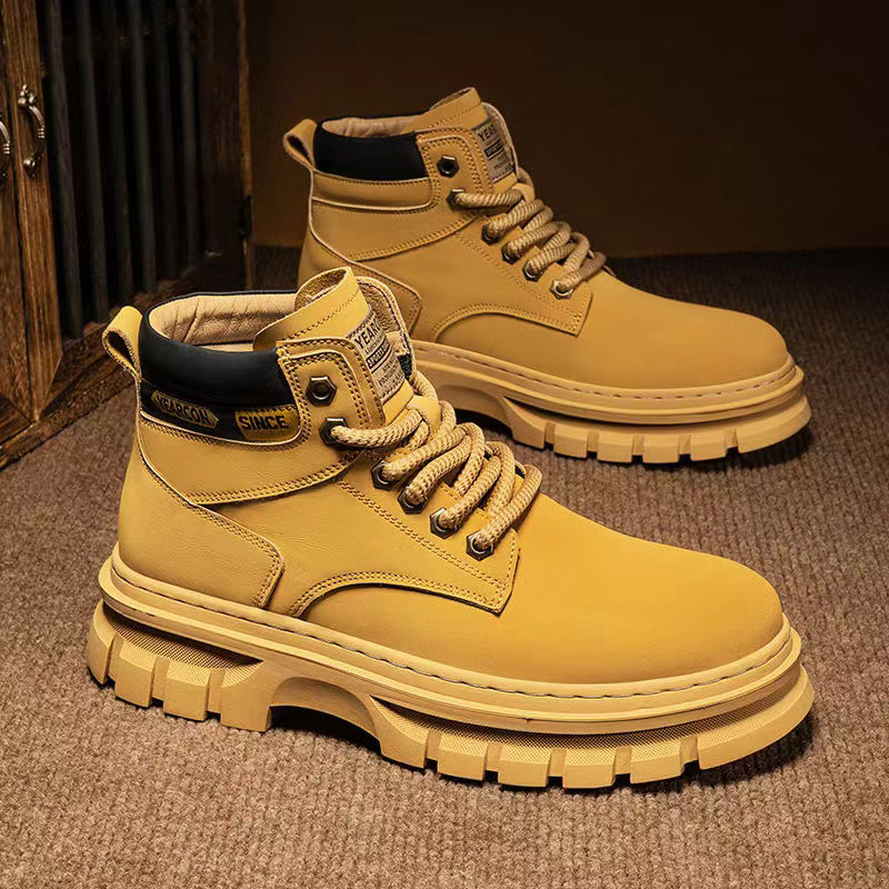 Moderne Herren-Stiefel im englischen Stil