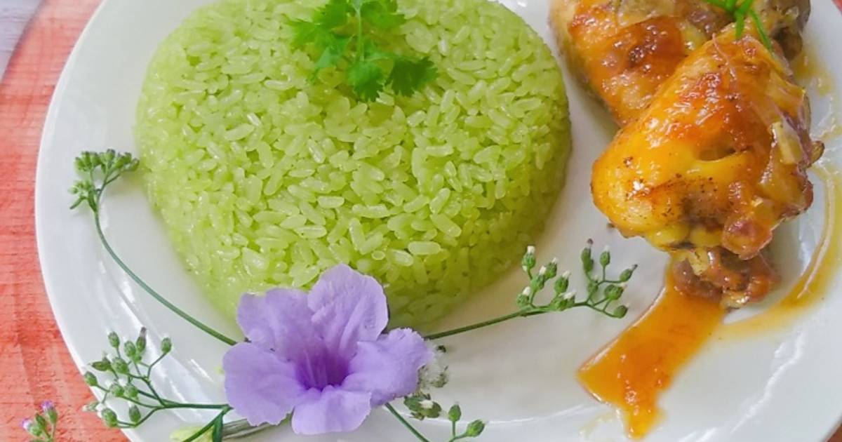 Xôi lá dứa đùi gà chiên