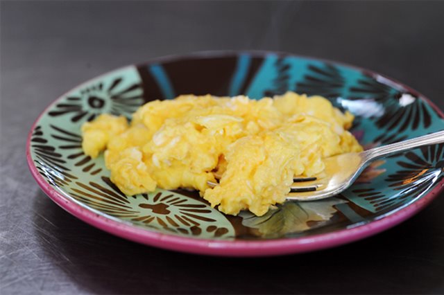 Trứng Chiên Bơ Phô Mai