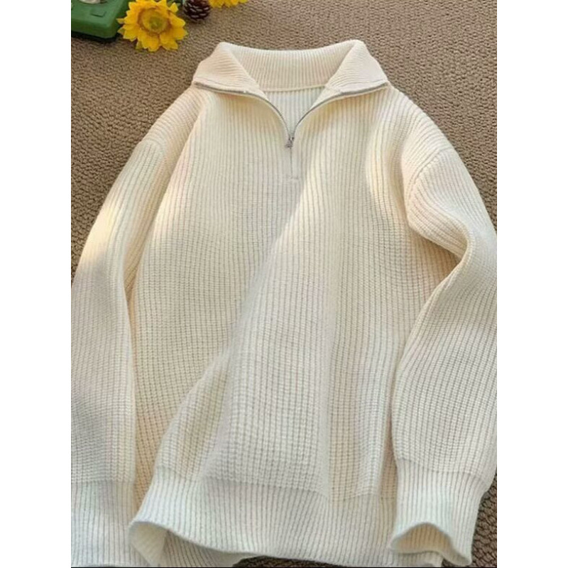 Men's knitted sweater with zipper and ribbed texture