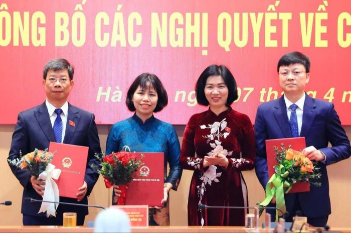 Thường trực HĐND thành phố Hà Nội công bố quyết định cán bộ - Đài Phát thanh và truyền hình Hà Nội