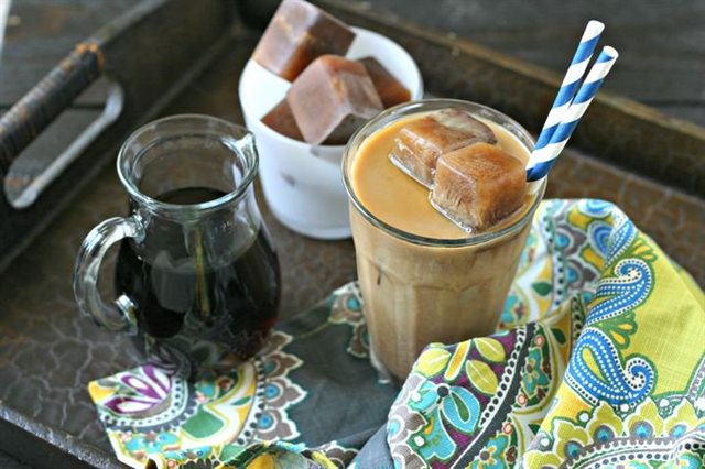 Đá Viên Vị Cà Phê