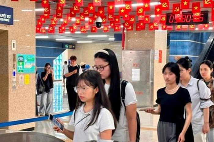 'Vé thông minh' metro Hà Nội mở lối trải nghiệm giao thông đô thị - Báo Hà Nội Mới
