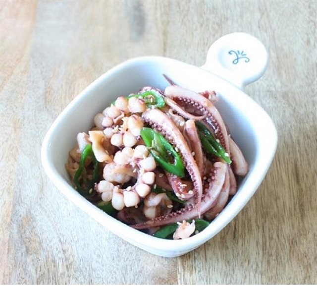 Mực Xào Bơ Tỏi Thơm Ngon