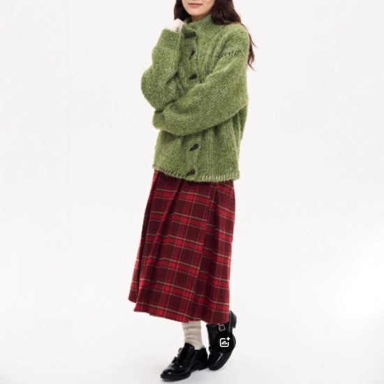 Chunky knit sweater in Christmas green