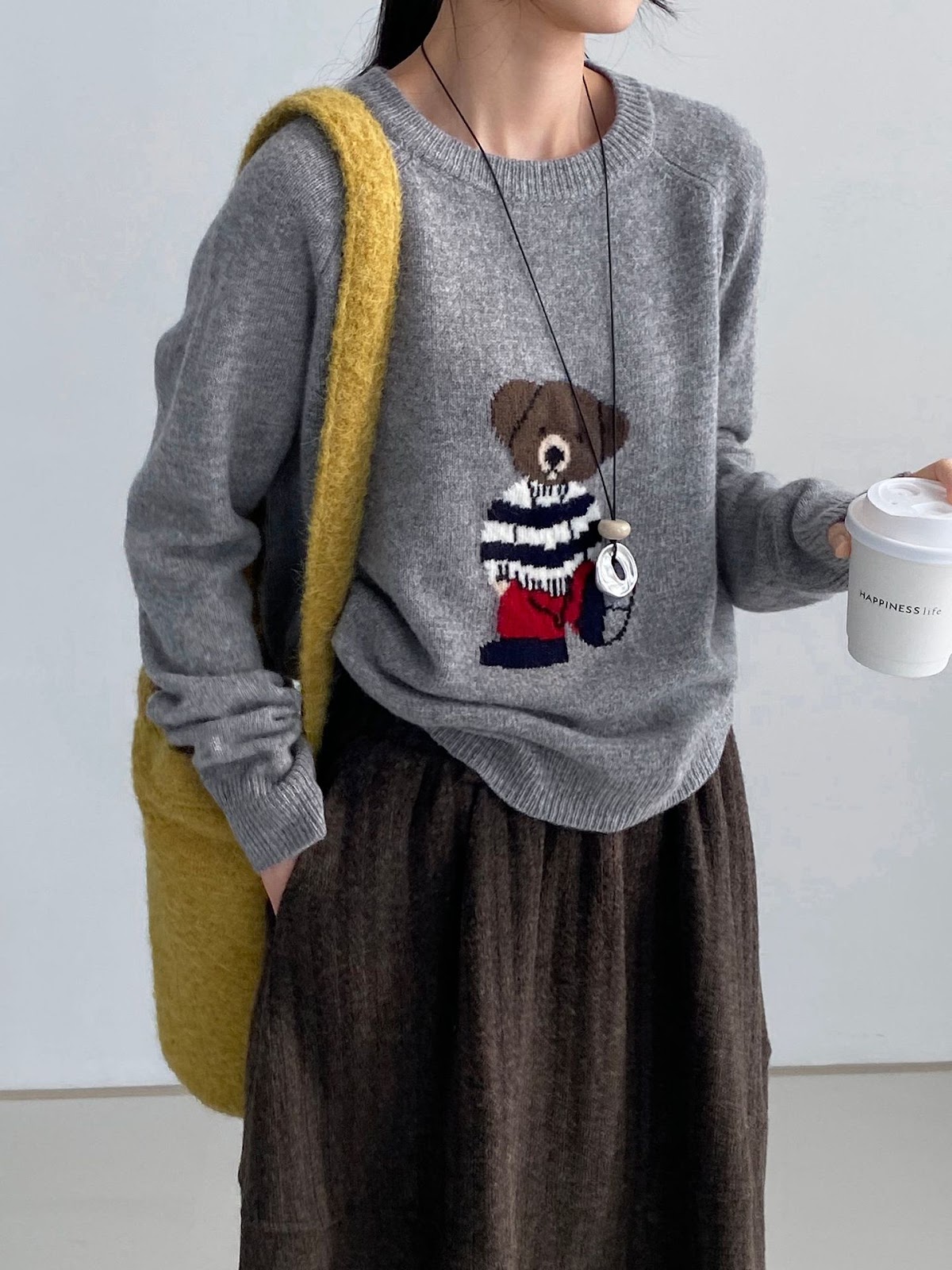 Women's knitted sweater, round neckline, bear embroidery