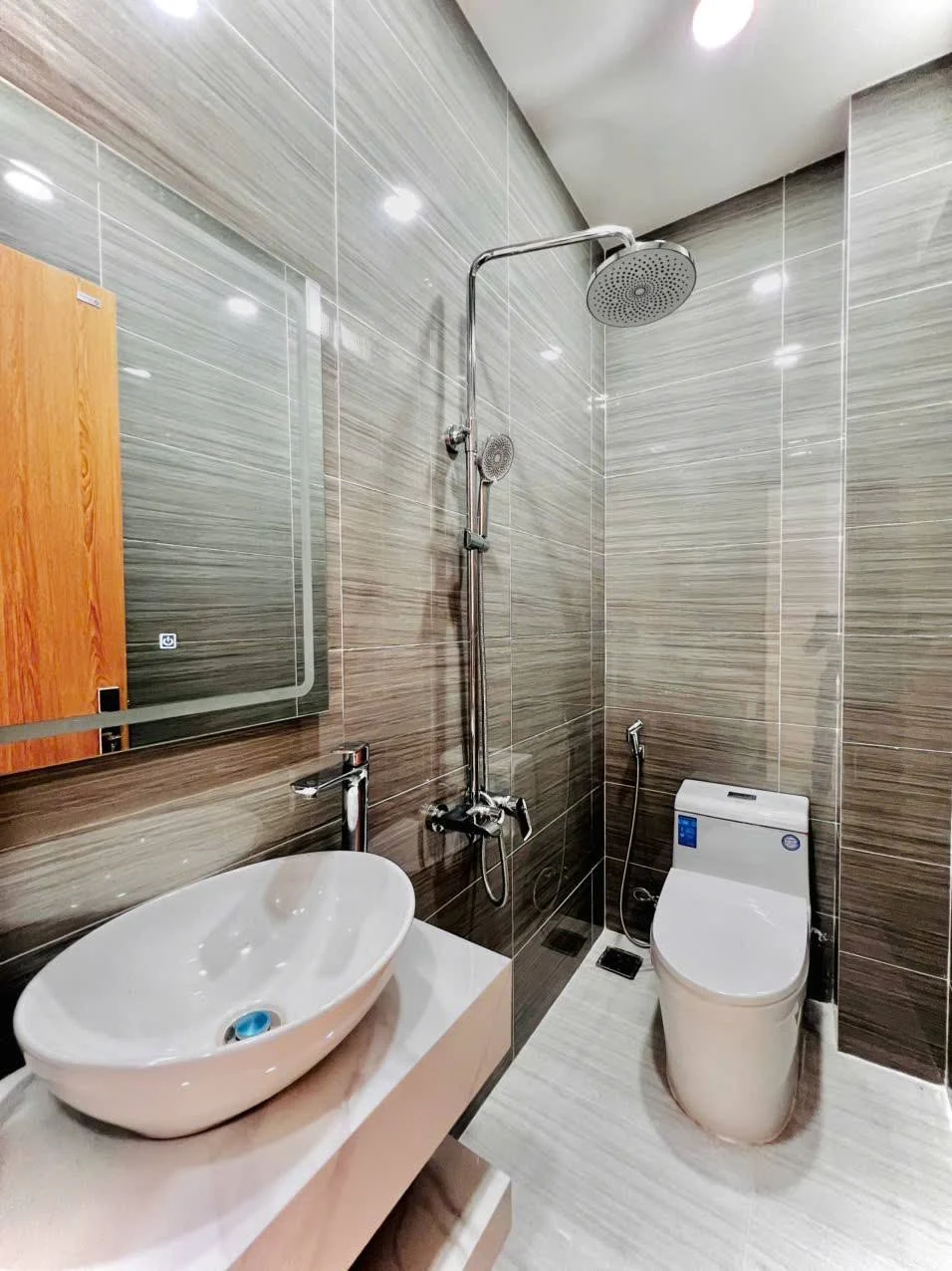 Bán nhà mới đẹp, hẻm 3 gác , Tống Văn Hên, P. Tân Sơn, Quận Tân Bình