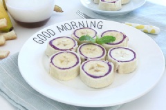 Sau khi hoàn thành, dùng dao cắt thành miếng nhỏ cho dễ ăn.