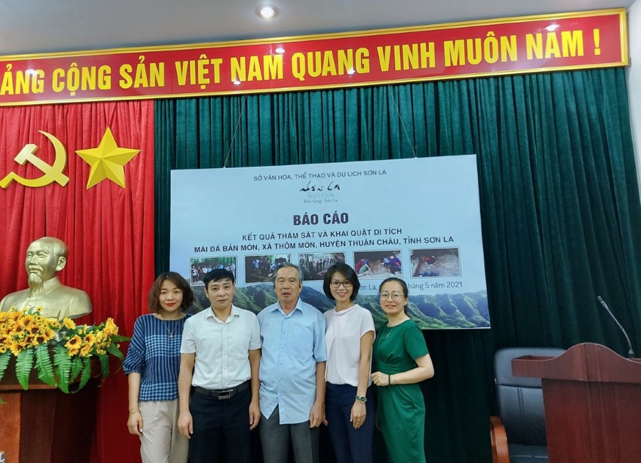 Hội nghị Báo cáo kết quả thám sát và khai quật di tích mái đá Bản Mòn, xã Thôm Mòn, huyện Thuận Châu, tỉnh Sơn La