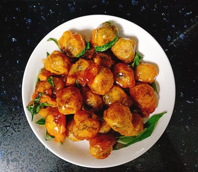 Cút Lộn Chiên Sốt Bơ Me
