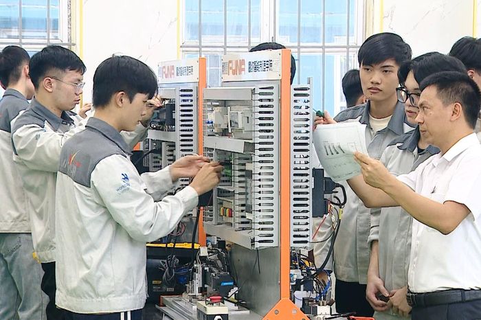 Sắp xếp trường nghề tạo thuận lợi cho phân luồng học sinh - Đài Phát thanh và truyền hình Hà Nội