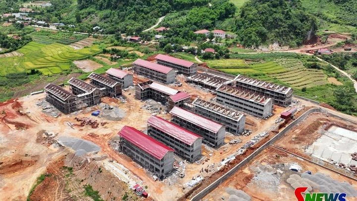 Chạy đua 'nước rút' thi công trường liên cấp biên giới Xuân Nha - Báo Sơn La