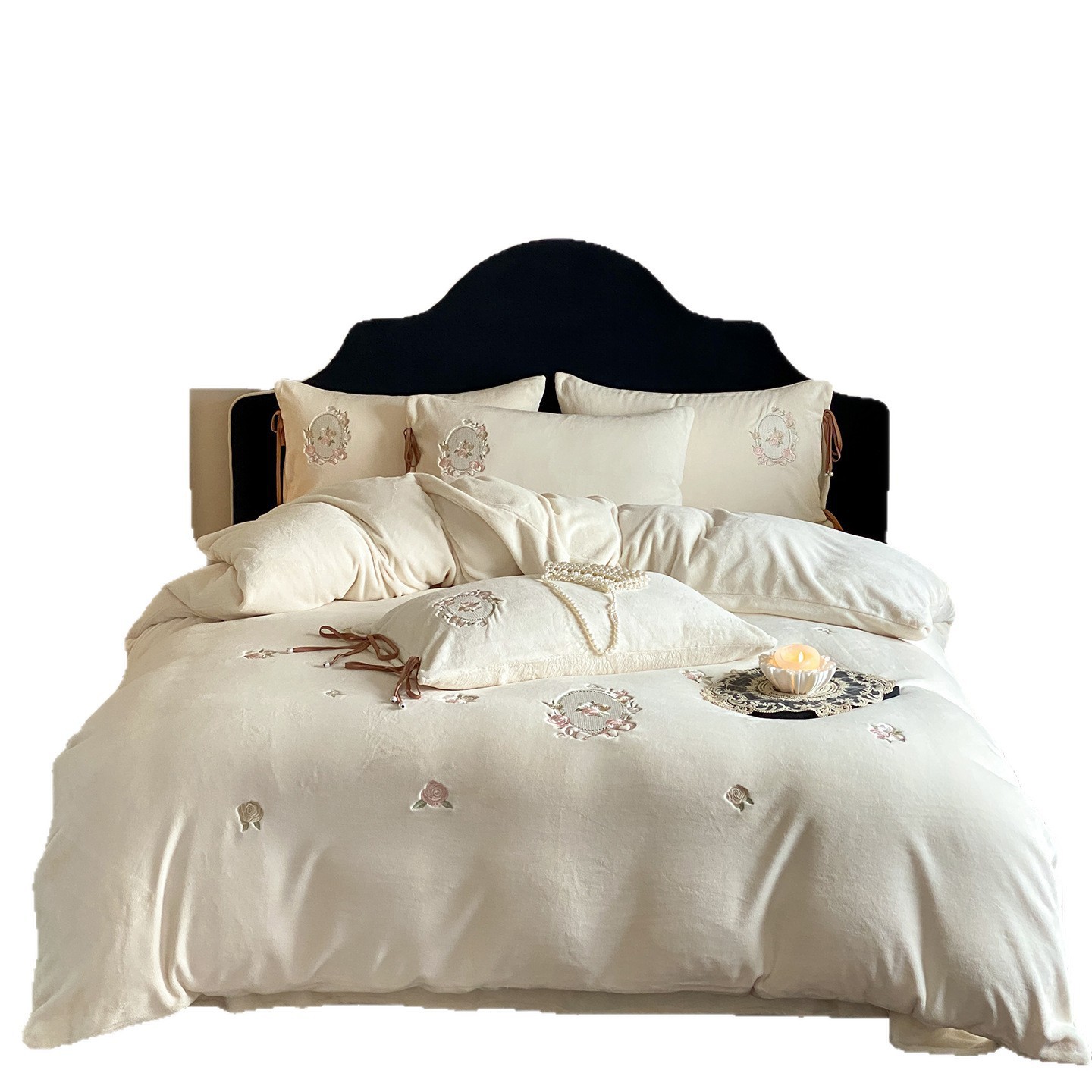 Princess-style bedding made of milk fiber fleece with embroidery