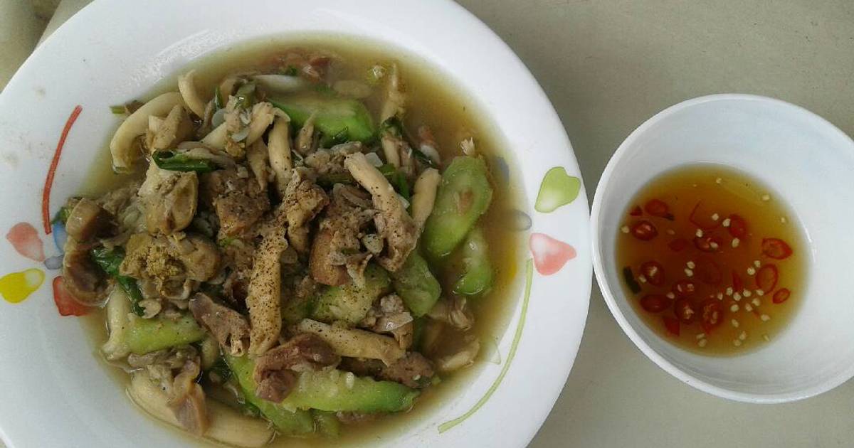 Lòng gà xào mướp