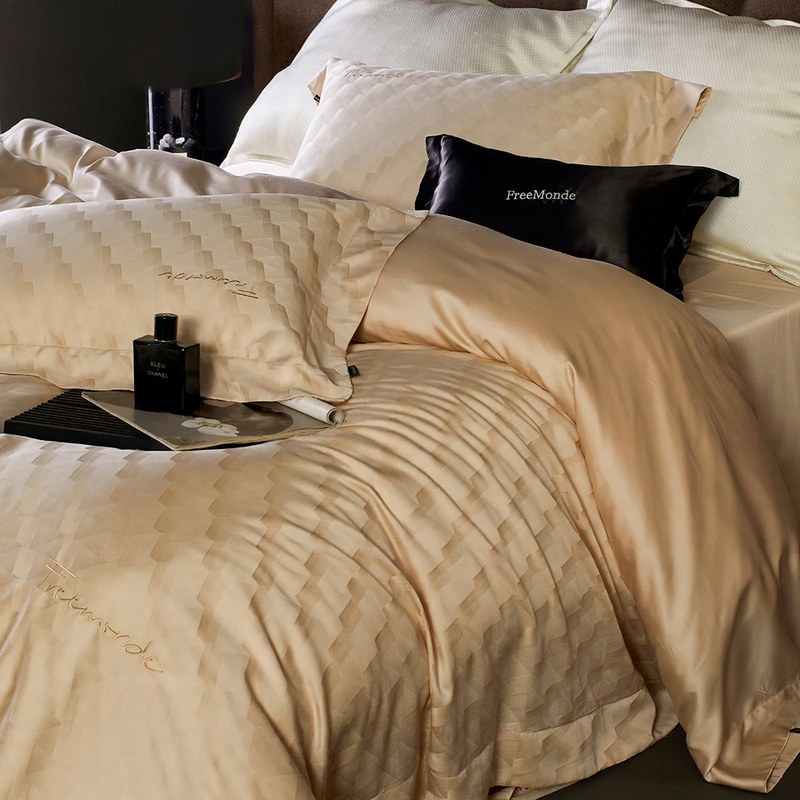 Lyocell bedding set with geometric pattern