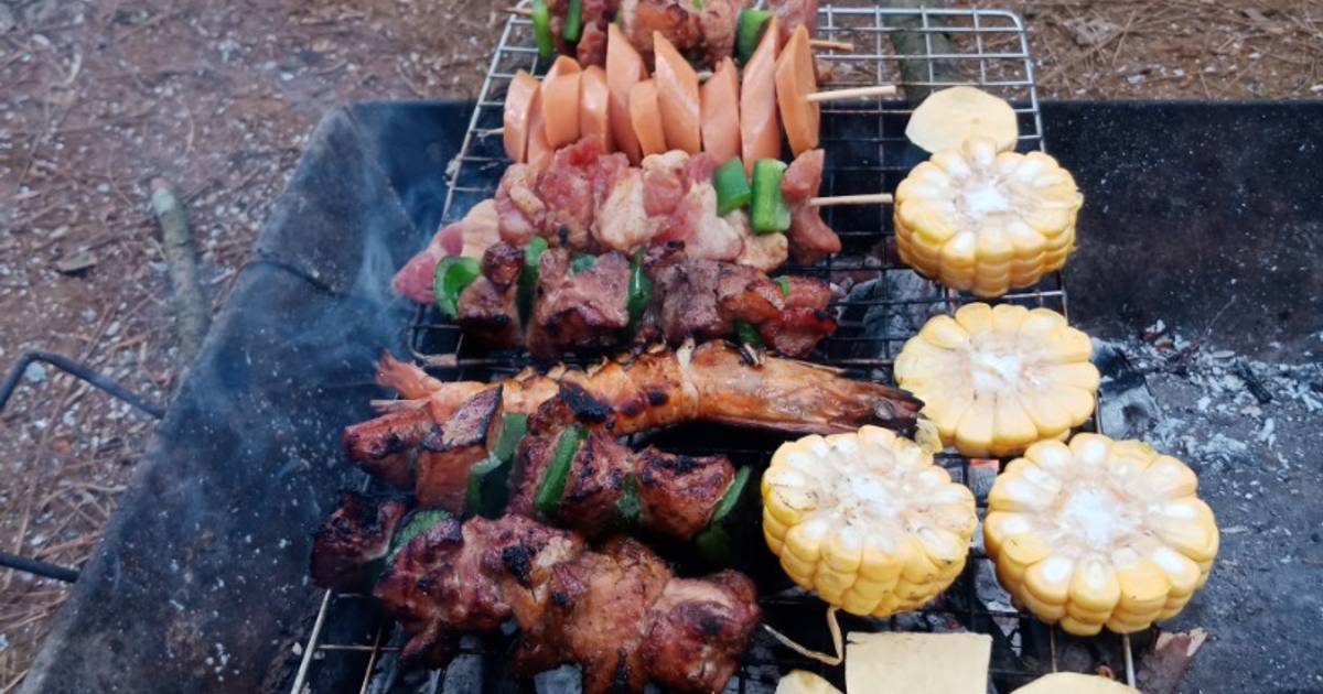 Đồ nướng đi phượt (thịt nướng, xúc xích nướng, khoai nướng,...)