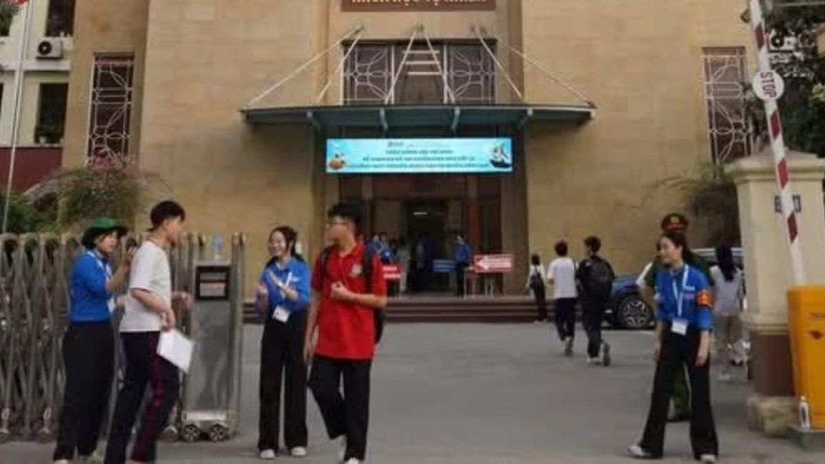 Trường chuyên đầu tiên ở Hà Nội công bố điểm chuẩn vào lớp 10 năm học 2026 - Báo Tri thức &amp; Cuộc sống