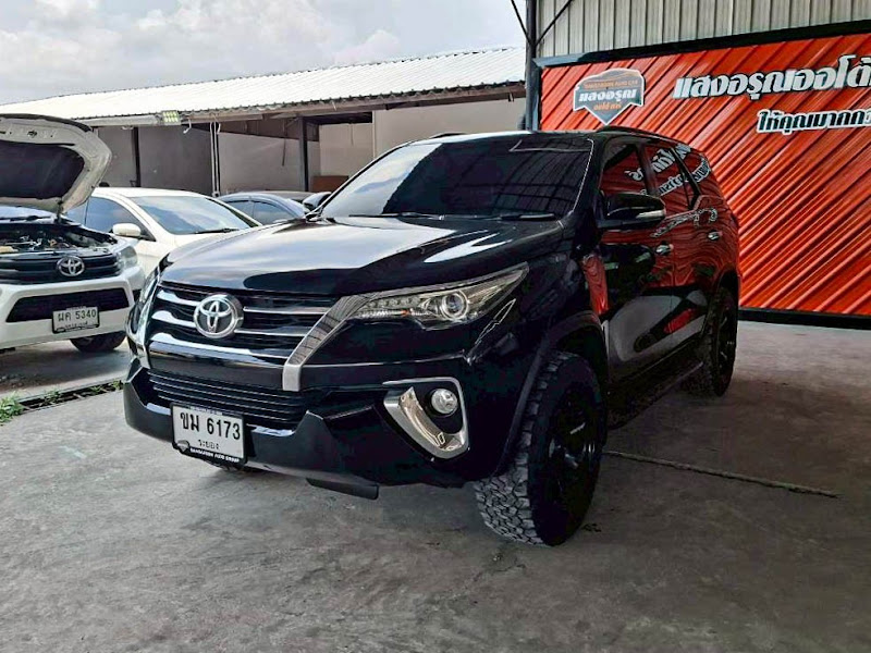 TOYOTA FORTUNER