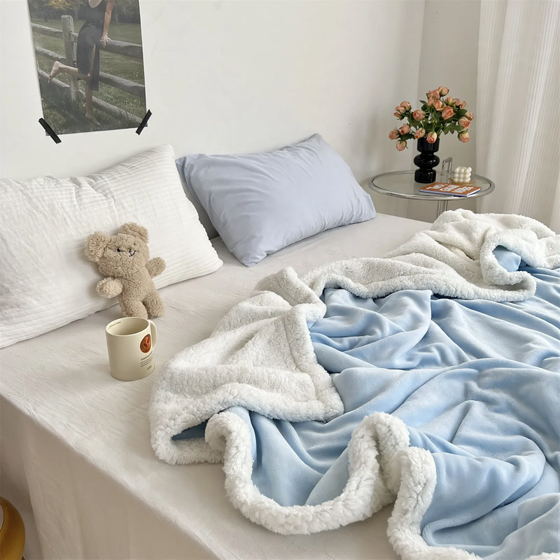 Double-sided cuddly blanket, milk fiber fleece and lamb fleece imitation
