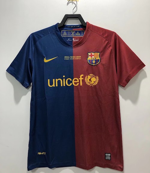 Equipación local del Barcelona 08-09 – Versión Champions League.jpeg