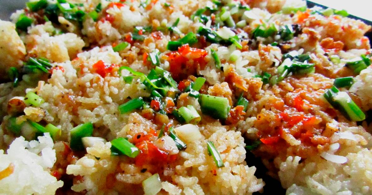 Cơm cháy chiên người ta vô bếp