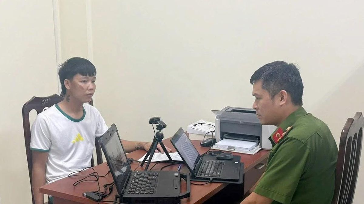Tạm giữ 2 đối tượng phê ma túy thông chốt tông CSGT bị thương - Báo Tiền Phong