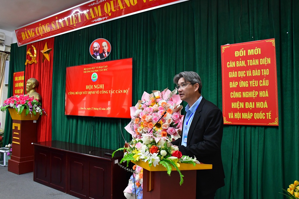 Hội nghị công bố quyết định về công tác cán bộ