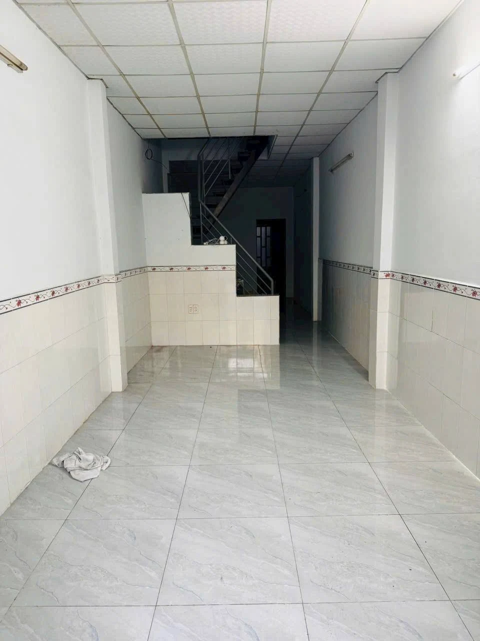 Bán Nhà Hẻm 8m Thông – Giá Chỉ 52 Triệu/m² – Liên Khu 4-5, Bình Hưng Hòa B, Bình Tân – ảnh phòng khách