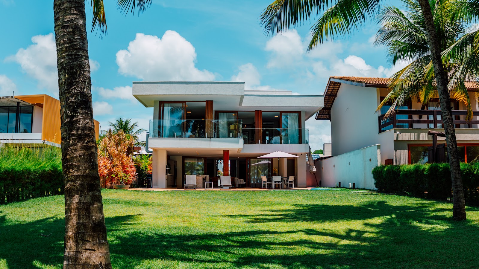 Casa Beira-mar TripEsmeralda | 06 suítes | Guarajuba - BA 2