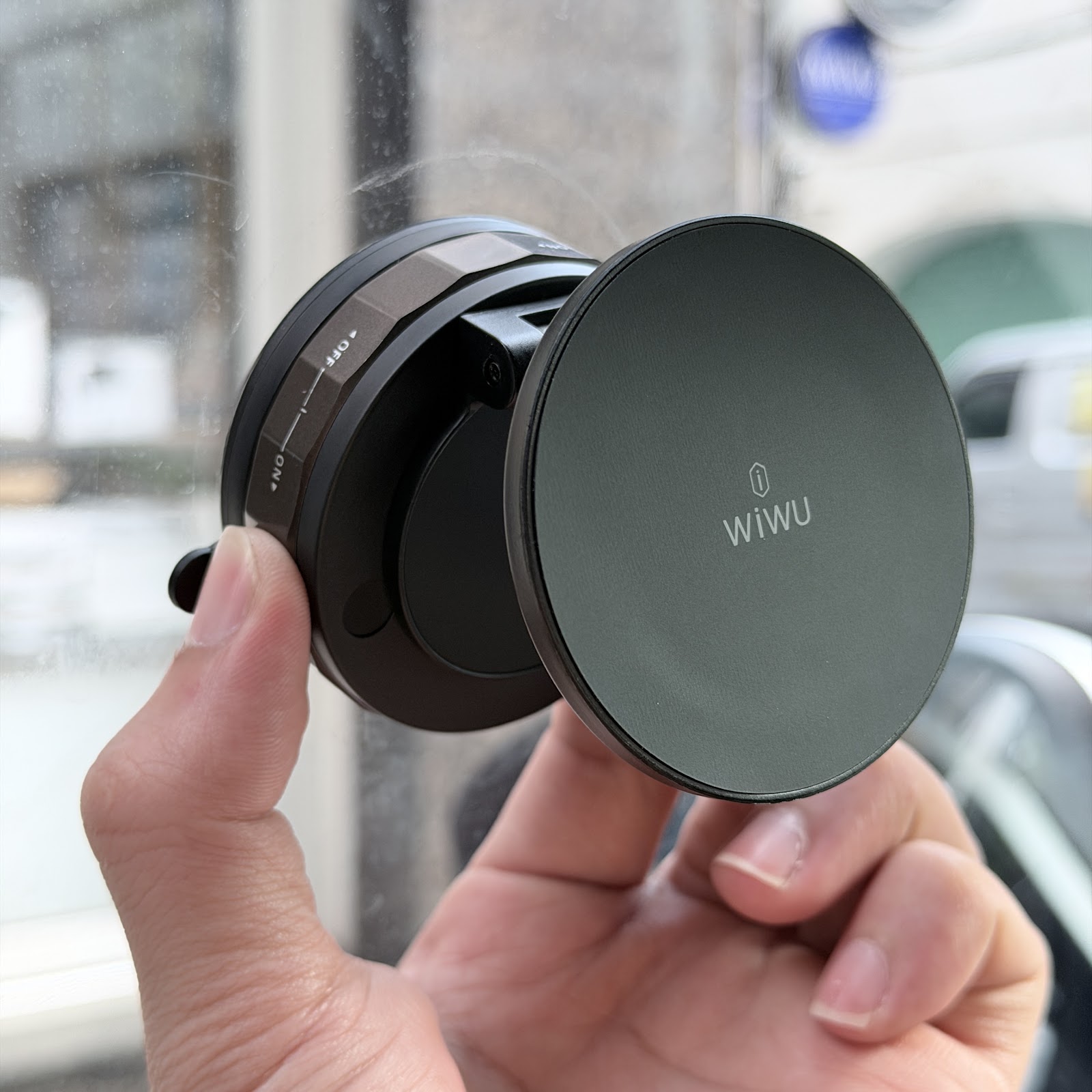Trải nghiệm sử dụng thực tế Giá Đỡ Điện Thoại Từ Tính WiWU CH057