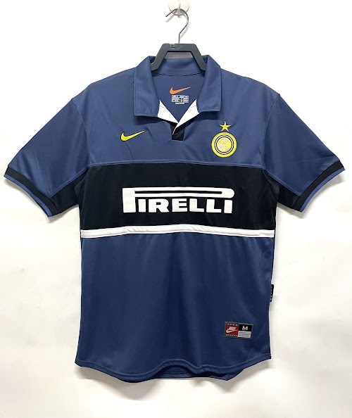 Tercera equipación del Inter de Milán 1998-99.jpeg