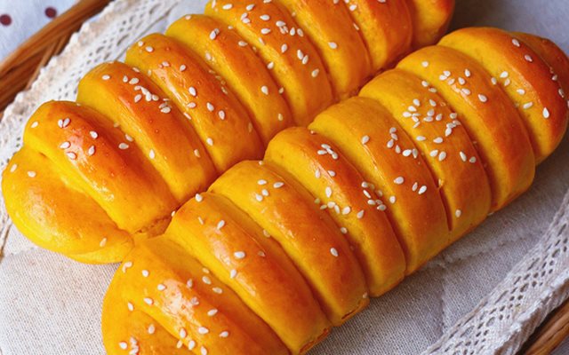 Bánh Mì Vị Bí Đỏ
