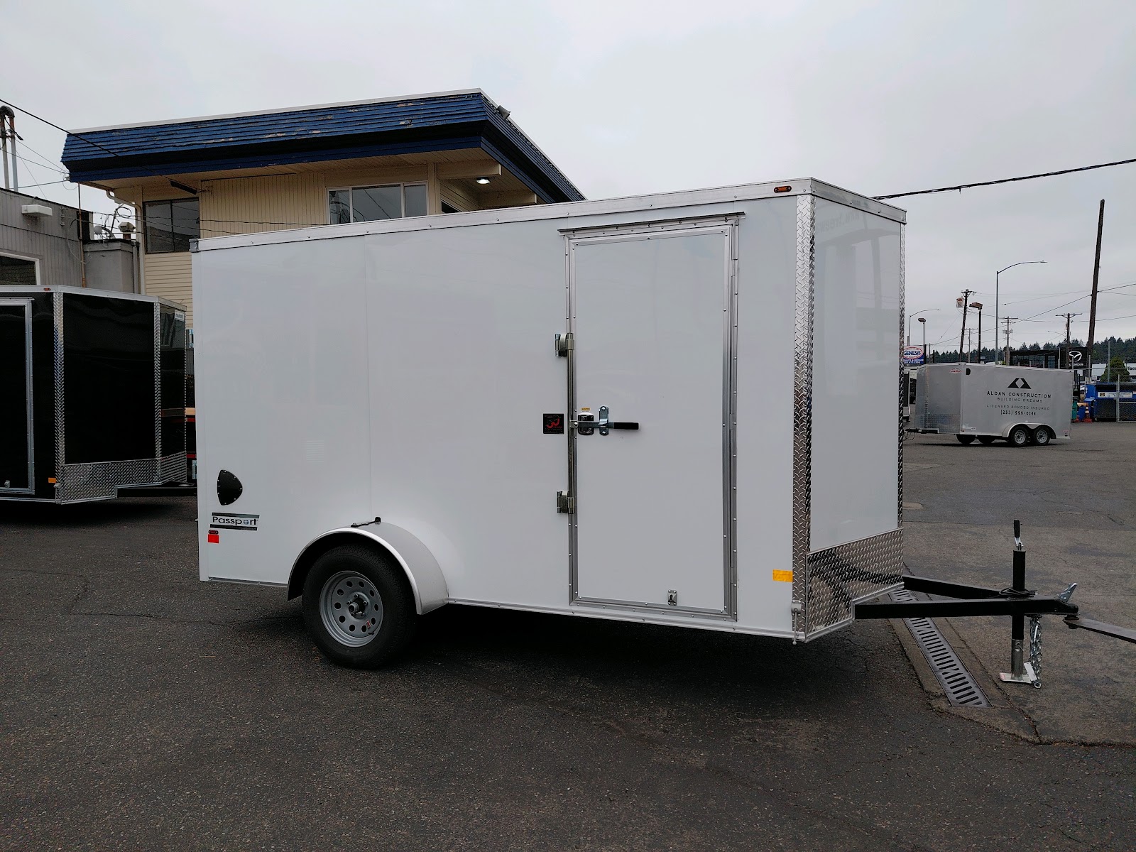 Passport Deluxe Enclosed Cargo