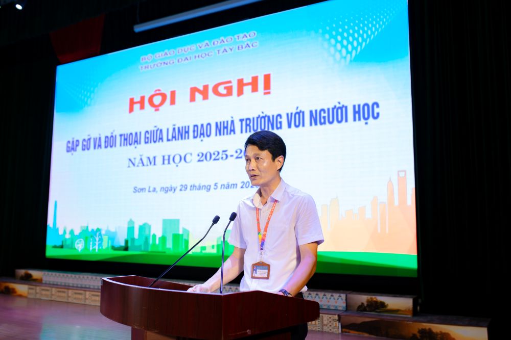Hội nghị gặp gỡ đối thoại giữa Lãnh đạo Nhà trường với người học năm học 2025-2026