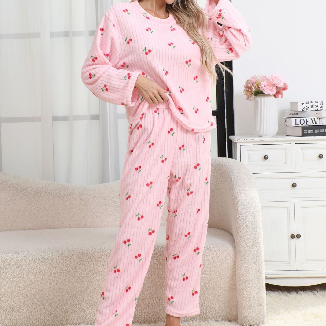 Women's Flannel Pajama Set, Simple and Modern