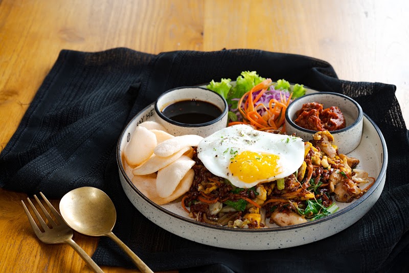 Indonesian nasi goreng with fried egg at Soulshine Bali