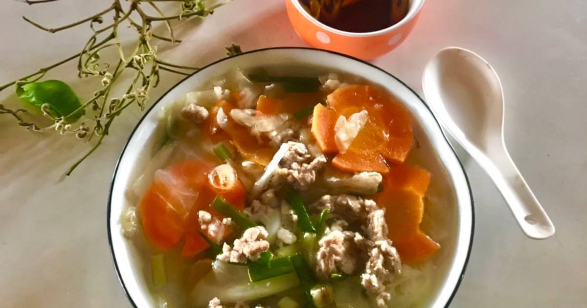 Canh bắp cải cà rốt nấu thịt bằm