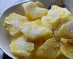 Ướp thơm với 1 muỗng canh đường.