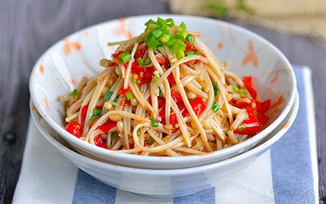Nấm Kim Châm Trộn Cay