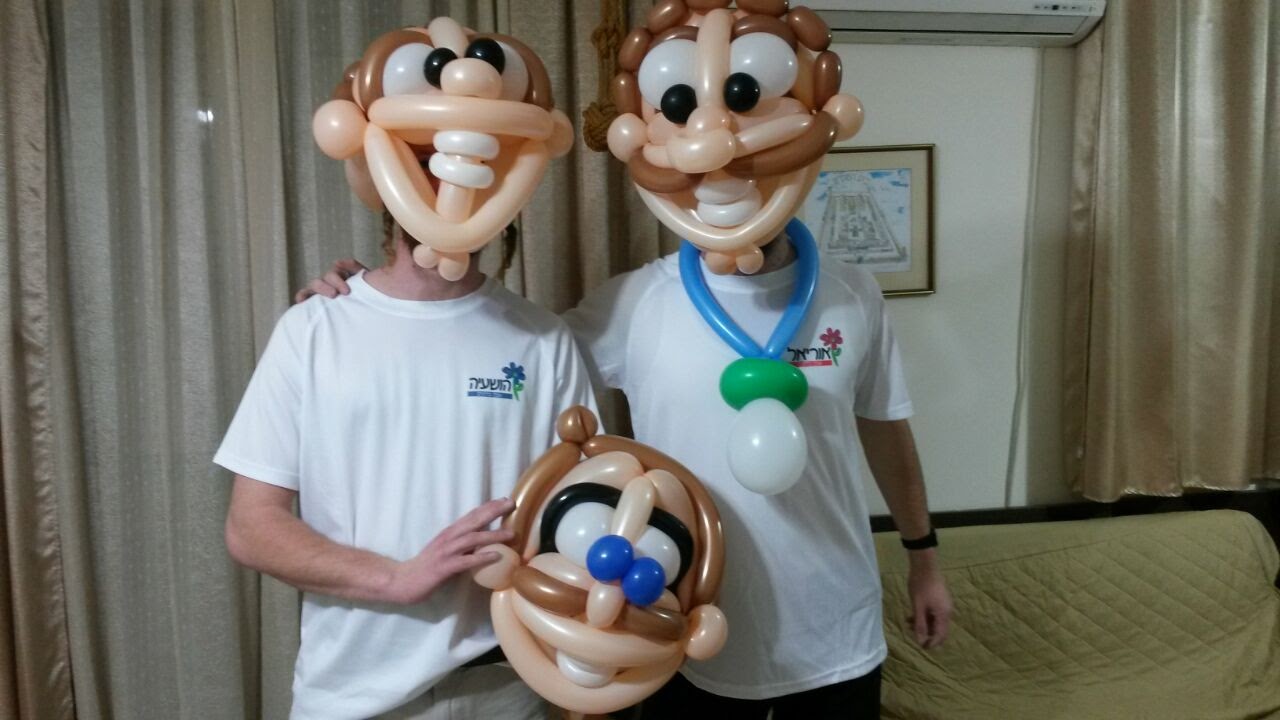 עיצוב בלונים לאירוע משפחתי