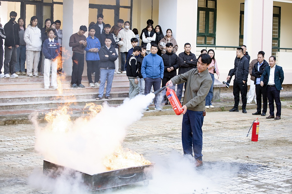 Trường Đại học Tây Bắc tổ chức thành công Chương trình huấn luyện, bồi dưỡng nghiệp vụ, thực tập phương án chữa cháy và cứu nạn, cứu hộ