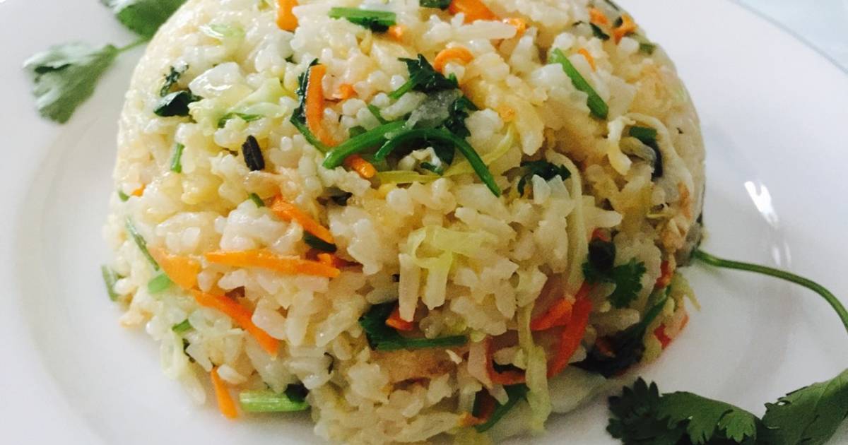 Cơm bắp cải rang cho bạn nhỏ